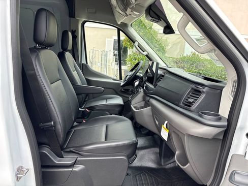 New 2027 Ford Transit 250 148 Medium Roof RWD image 5