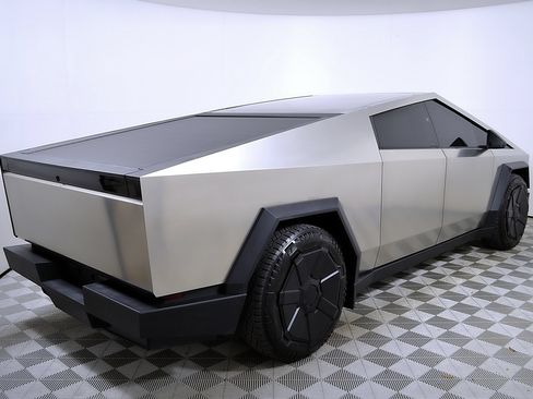Used 2024 Tesla Cybertruck Cyberbeast AWD/4WD image 8