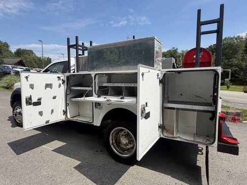 Used 2017 Ford F550 4x4 Regular Cab Super Duty image 6