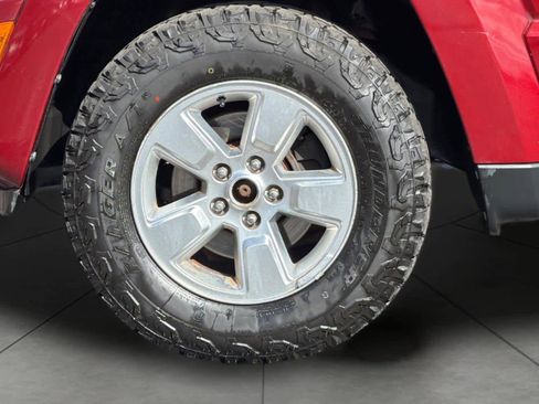 Used 2011 Jeep Liberty Sport image 11