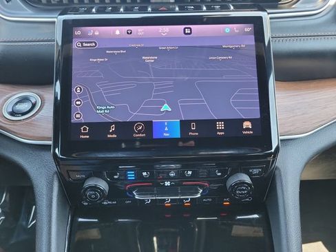 Used 2022 Jeep Grand Cherokee Summit AWD/4WD image 27