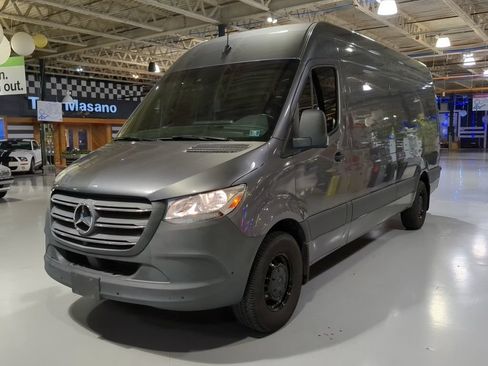 Used 2022 Mercedes-Benz Sprinter 2500 image 1