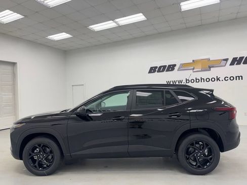Used 2026 Chevrolet Trax LT w/ Driver Confidence Package FWD image 8