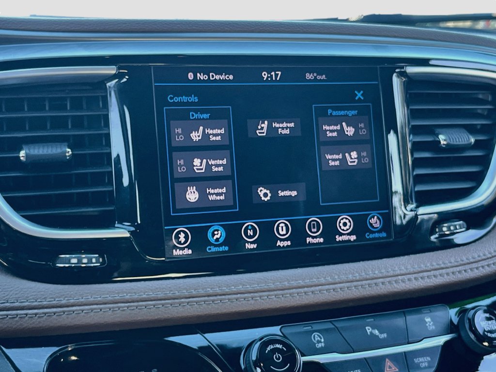 Used 2020 Chrysler Pacifica Limited FWD image 20