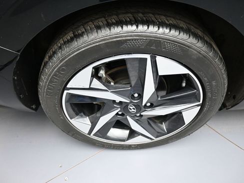 Certified 2023 Hyundai Elantra SEL w/ Convenience Package FWD image 12