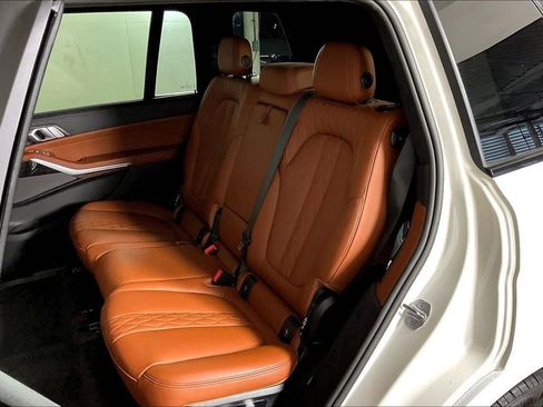 Used 2025 BMW X7 xDrive40i w/ Executive Package image 25