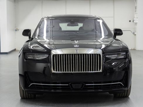 Used 2025 Rolls-Royce Ghost image 6