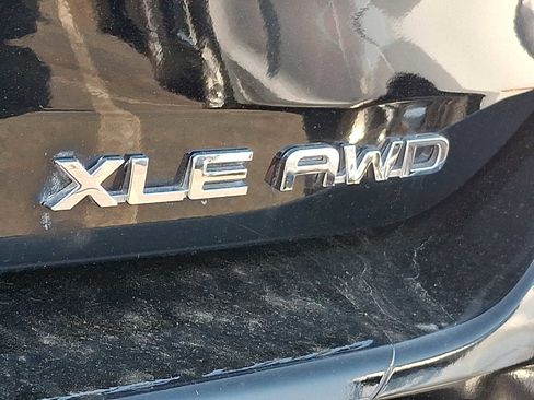 Used 2023 Toyota Highlander XLE AWD/4WD image 28