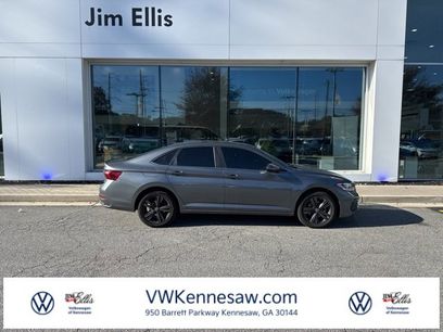Used 2023 Volkswagen Jetta SE w/ Panoramic Sunroof Package