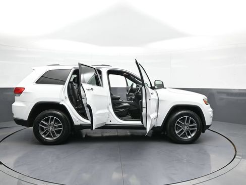 Used 2018 Jeep Grand Cherokee Limited AWD/4WD image 41