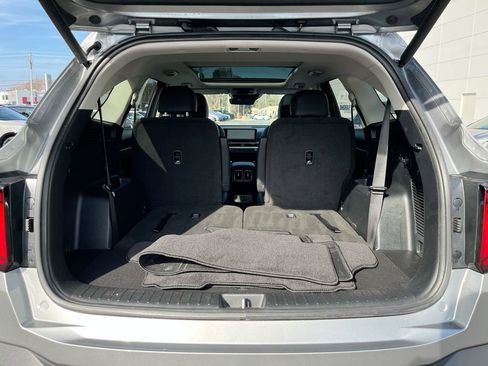 Certified 2025 Kia Sorento EX w/ EX Panoramic Sunroof Package image 27