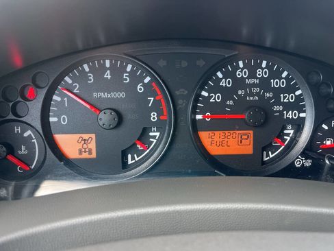 Used 2015 Nissan Frontier SV AWD/4WD image 18
