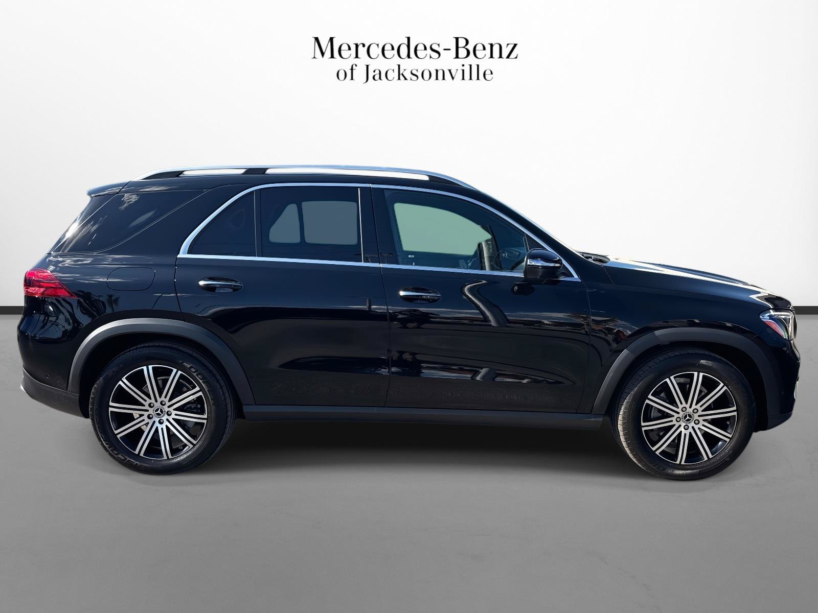 Certified 2025 Mercedes-Benz GLE 350 4MATIC image 2