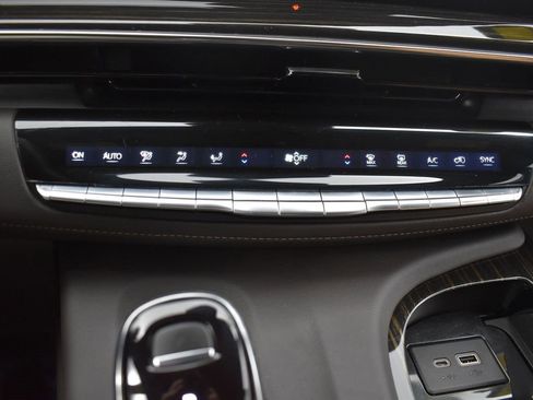 Used 2021 Cadillac Escalade Sport w/ Driver Assist Tech Package image 19