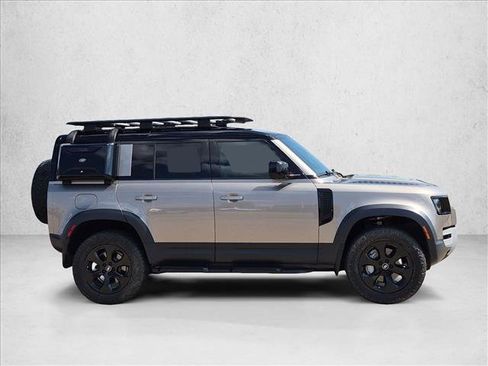 Used 2023 Land Rover Defender 110 SE AWD/4WD image 4