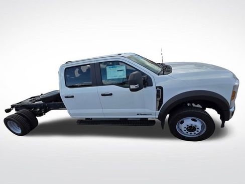 New 2025 Ford F550 4x4 Crew Cab Super Duty image 2