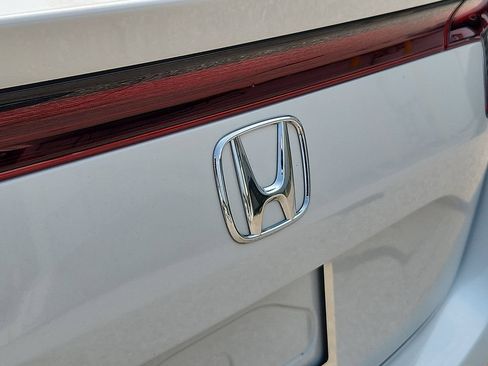 Used 2023 Honda Civic EX-L image 24