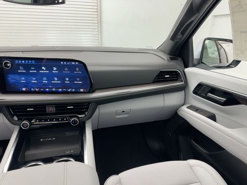 New 2026 Chevrolet Suburban Premier w/ Sun And Tow Package image 29