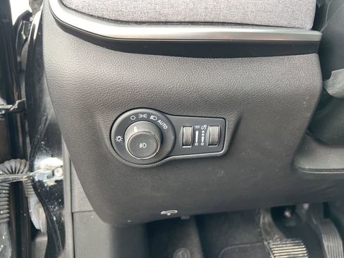 Used 2022 Jeep Compass Latitude AWD/4WD image 16