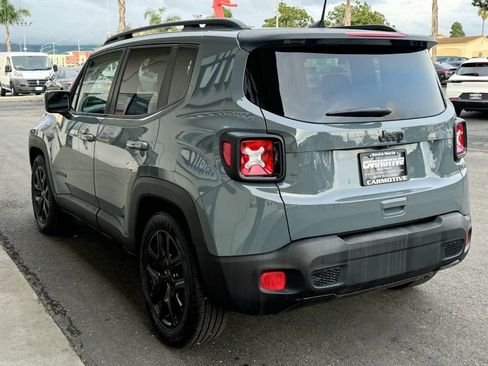 Used 2018 Jeep Renegade Altitude image 8