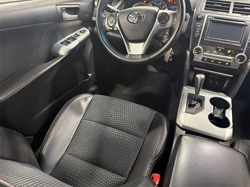 Used 2012 Toyota Camry SE image 21