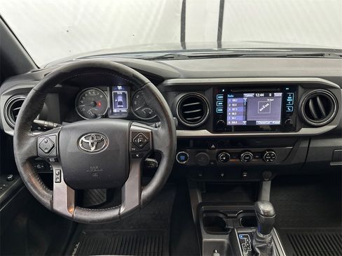Used 2016 Toyota Tacoma TRD Off-Road w/ Towing Package image 14