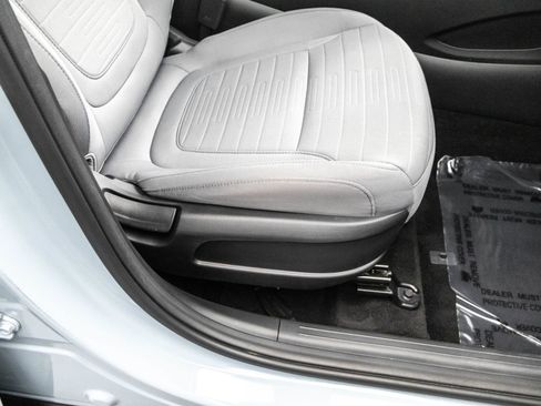 Used 2023 Hyundai Santa Cruz SEL Premium image 40