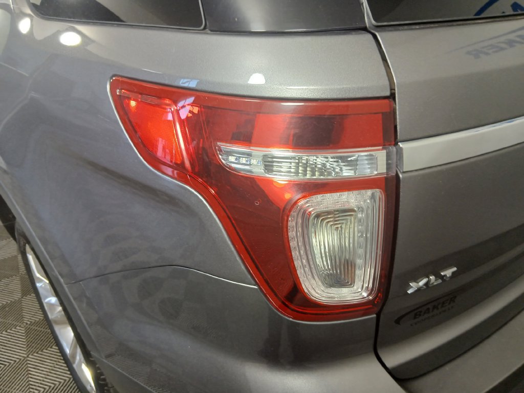 Used 2014 Ford Explorer XLT w/ Equipment Group 202A AWD/4WD image 37