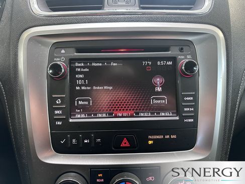 Used 2015 GMC Acadia SLE FWD image 14