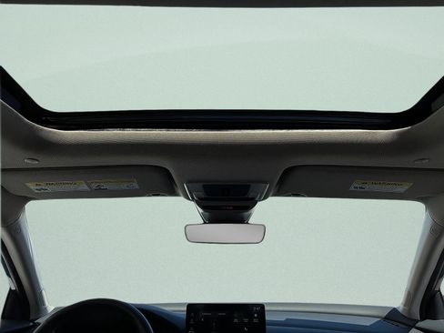 Certified 2026 Honda HR-V EX-L image 33