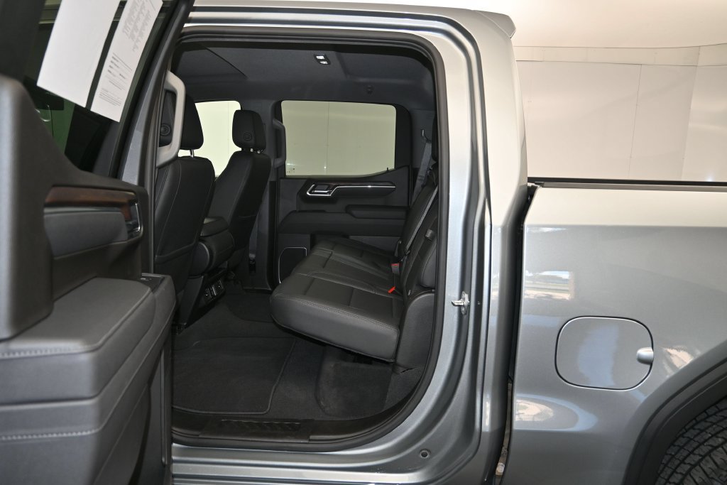 Used 2025 GMC Sierra 1500 SLT AWD/4WD image 22