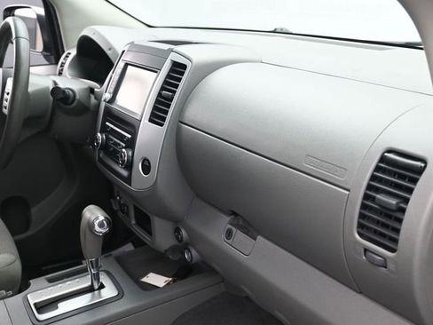 Used 2019 Nissan Frontier SV image 26