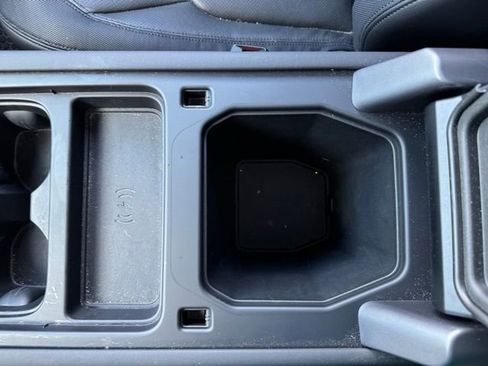 Used 2024 Land Rover Defender 110 X-Dynamic SE image 22