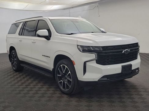 Used 2023 Chevrolet Suburban RST w/ Luxury Package image 7