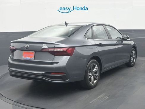 Used 2024 Volkswagen Jetta SE image 7