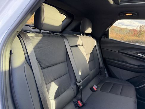 Used 2022 Chevrolet TrailBlazer RS w/ Sun and Liftgate Package image 32