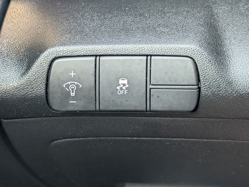 Used 2025 Hyundai Elantra Sport FWD image 19