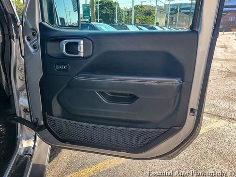 Certified 2019 Jeep Wrangler Unlimited Sahara w/ Quick Order Package 24M Moab AWD/4WD image 30