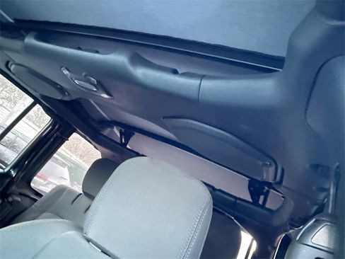 Used 2023 Jeep Wrangler Unlimited image 20