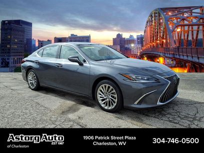 Used 2022 Lexus ES 350 Ultra Luxury w/ Accessory Package 2