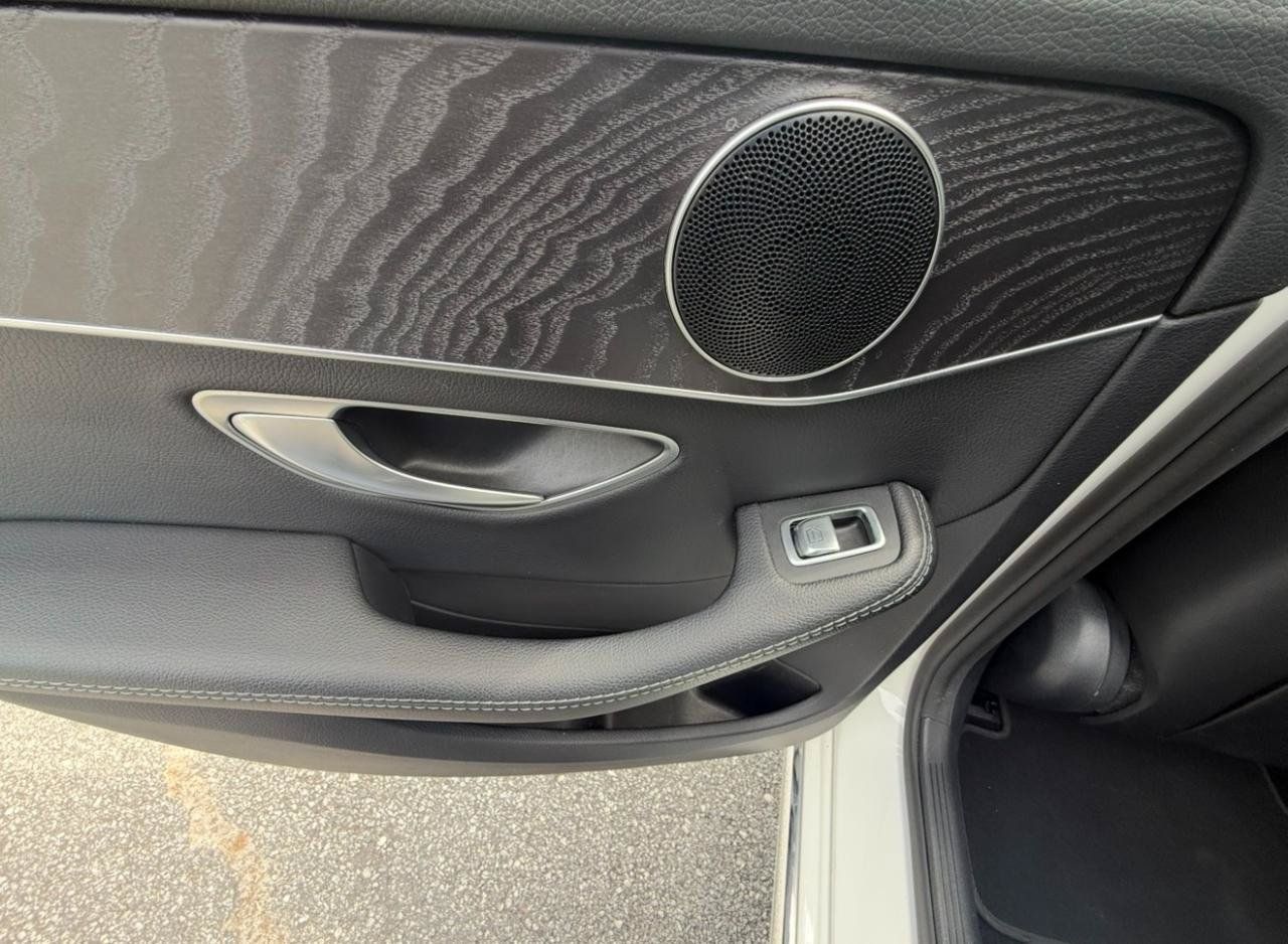 Used 2017 Mercedes-Benz C 300 Sedan image 13