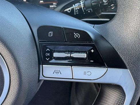 Used 2022 Hyundai Elantra Blue image 20