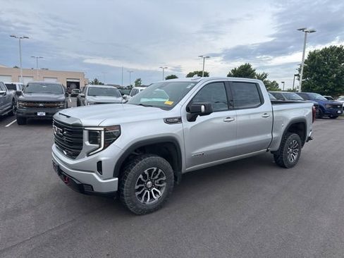 Used 2022 GMC Sierra 1500 AT4 AWD/4WD image 3