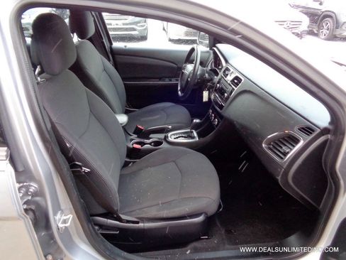 Used 2014 Chrysler 200 LX image 14