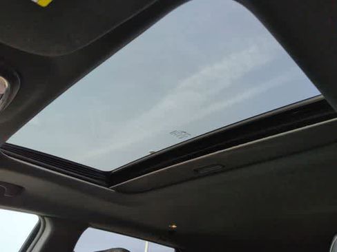 Used 2018 Jeep Grand Cherokee Limited image 19