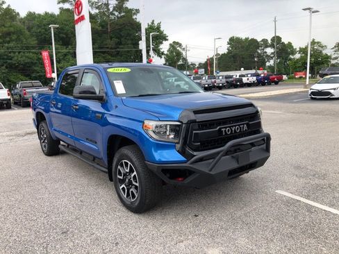 Used 2018 Toyota Tundra Limited w/ Limited Premium Package AWD/4WD image 4