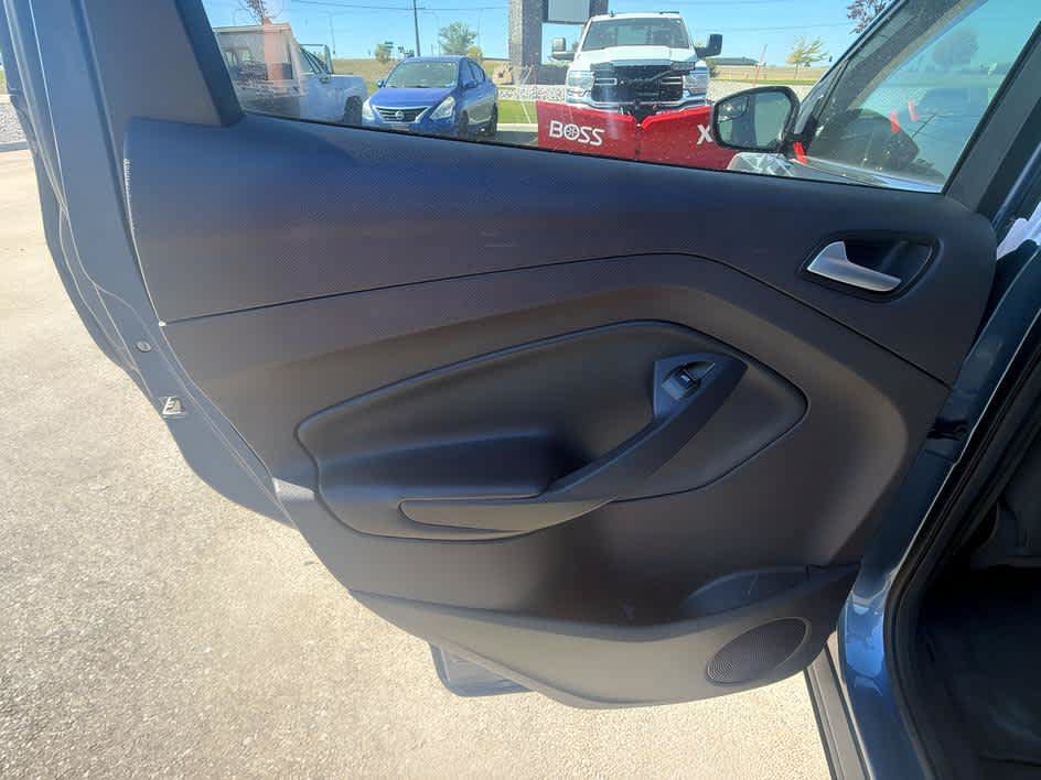 Used 2018 Ford Escape SE FWD image 18