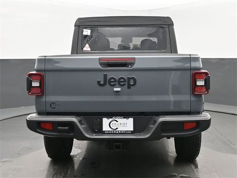 New 2025 Jeep Gladiator Sport image 5