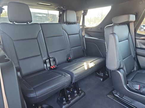 Used 2022 Chevrolet Tahoe LT w/ Luxury Package image 14