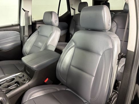 Used 2018 Chevrolet Traverse LT FWD image 12